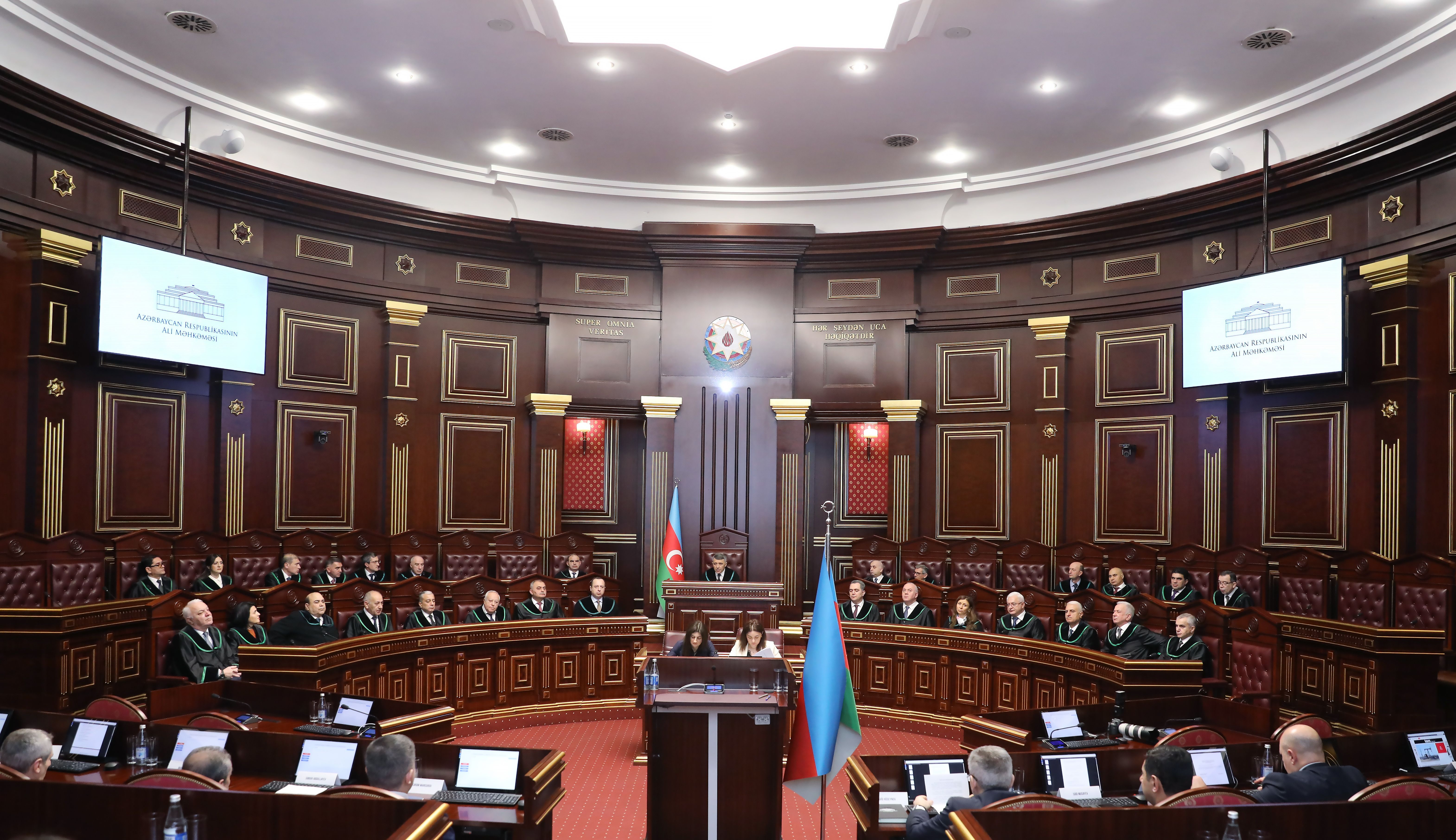 Yeni təyin olunmuş hakimlər Ali Məhkəmədə and içiblər (FOTO)